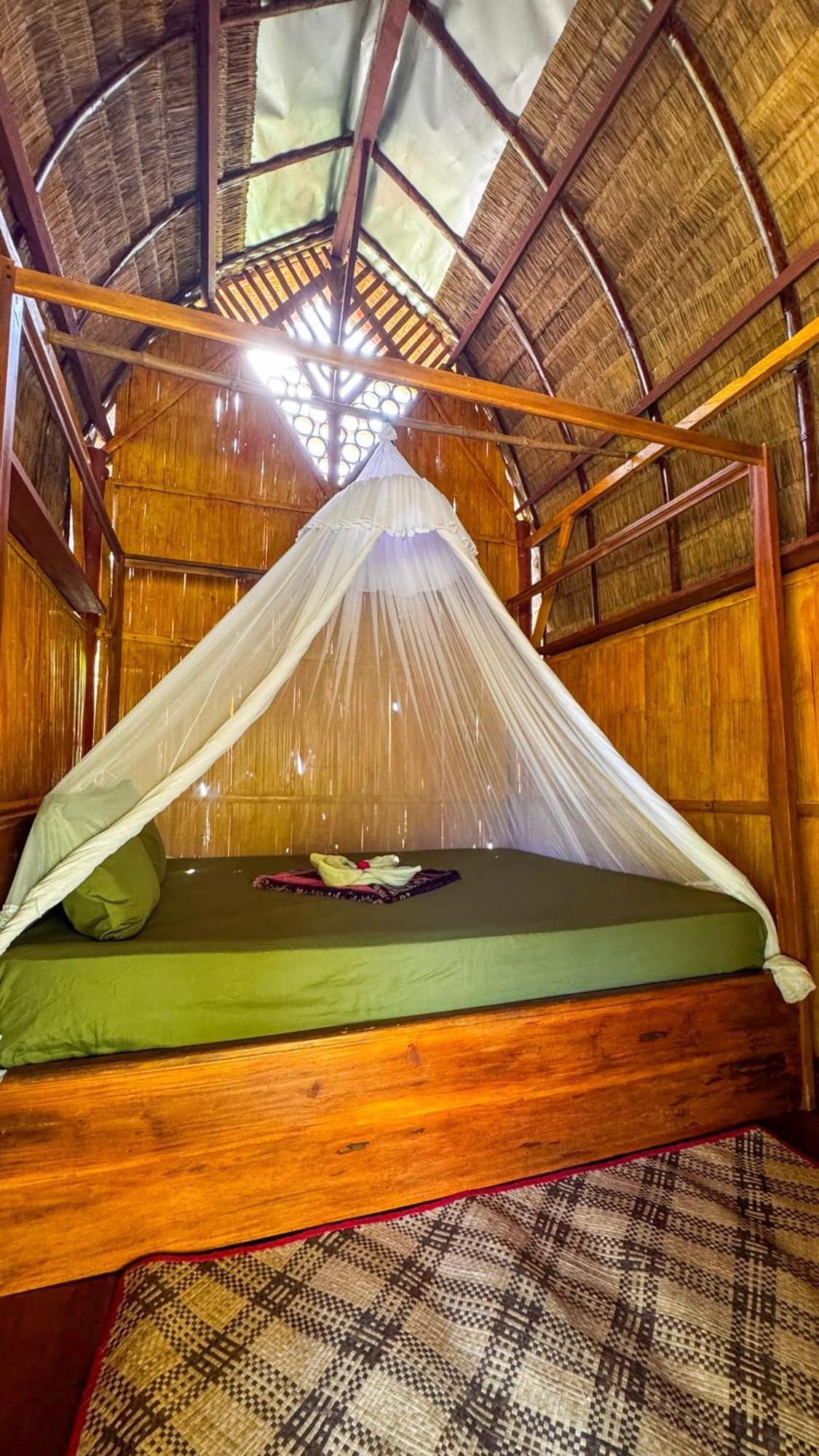 Sten Lodge Labuan Bajo Exterior foto